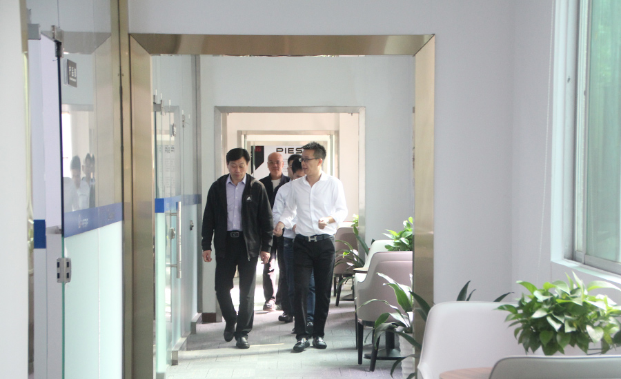 熱烈歡迎家鄉領導——監利市新溝鎮黨委書記劉軍一行 蒞臨我司視察指導工作 熱烈歡迎家鄉領導——監利市新溝鎮黨委書記劉軍一行 蒞臨我司視察指導工作